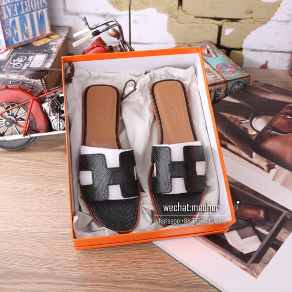 Customized Hermes oran sandal lizard leather noir - Image 2