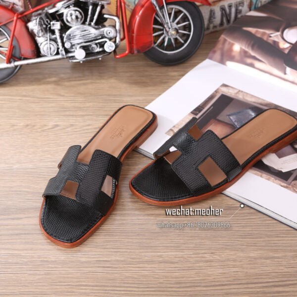 Customized Hermes oran sandal lizard leather noir - Image 9