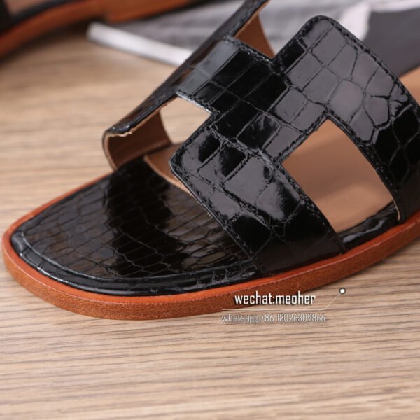 Customized Hermes oran sandal crocodile leather noir - Image 4