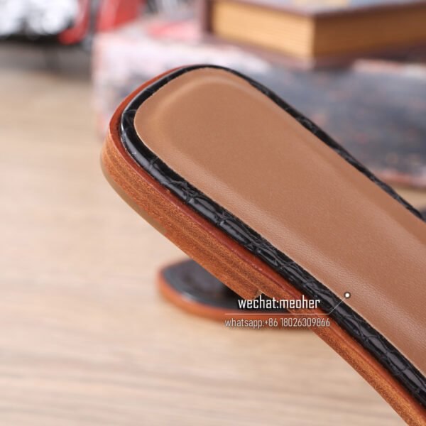Customized Hermes oran sandal crocodile leather noir - Image 7
