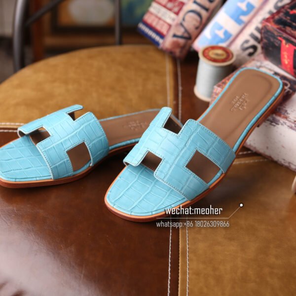 Customized Hermes oran sandal crocodile leather bleu atoll - Image 2
