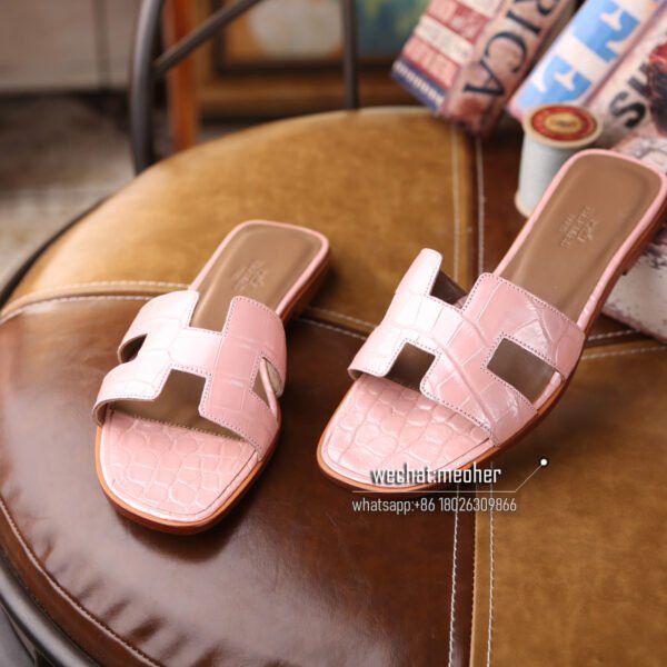 Customized Hermes oran sandal crocodile leather rose gold - Image 4