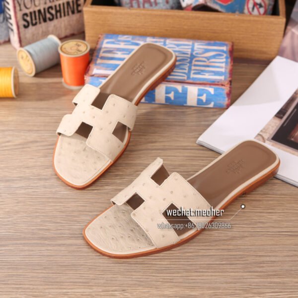 Hermes oran sandal ostrich leather Abricot - Image 2