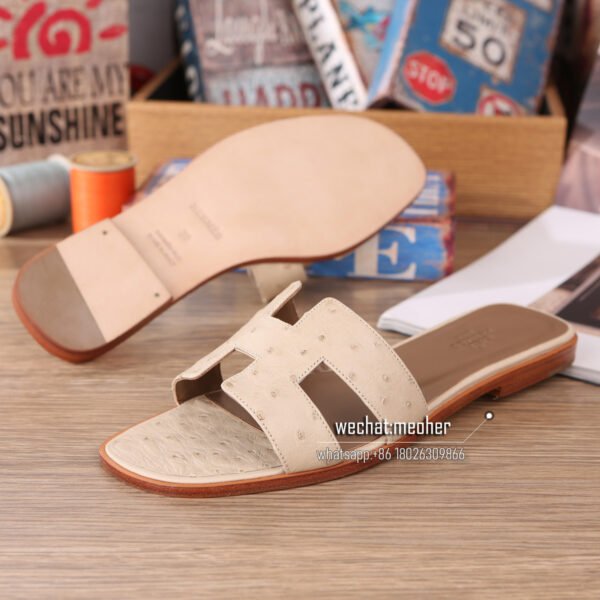 Hermes oran sandal ostrich leather Abricot - Image 3