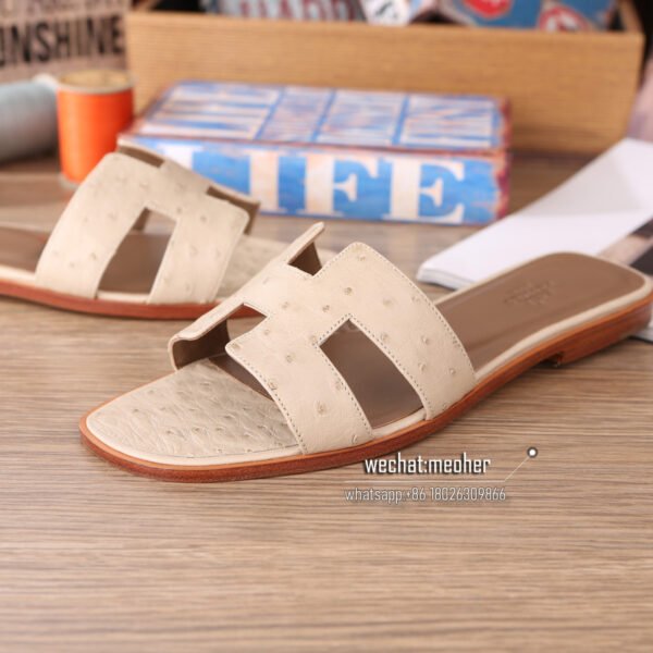 Hermes oran sandal ostrich leather Abricot - Image 4