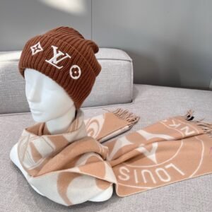 𝐋𝐨𝐮𝐢𝐬 𝐕𝐮𝐢𝐭𝐭𝐨𝐧 Large sized scarf shawl for both men and women