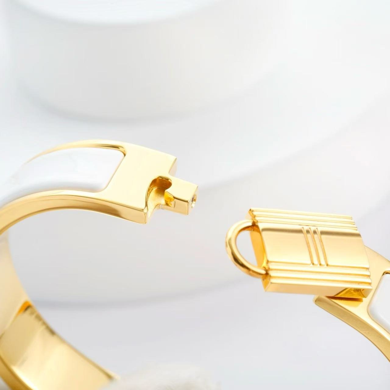 Hermes clic cadenas bracelet white - Image 3