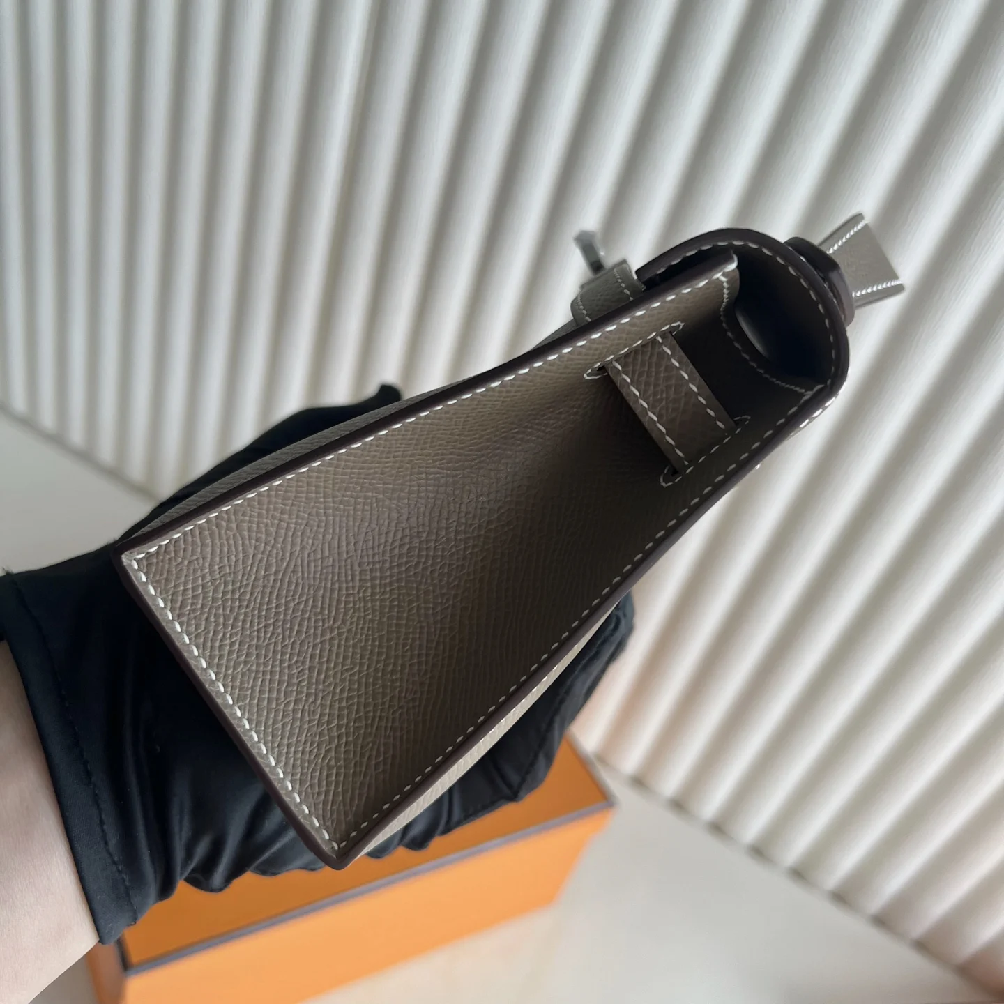 Hermes epsom kelly pochette 22cm ck18 etoupe ghw/phw - Image 9