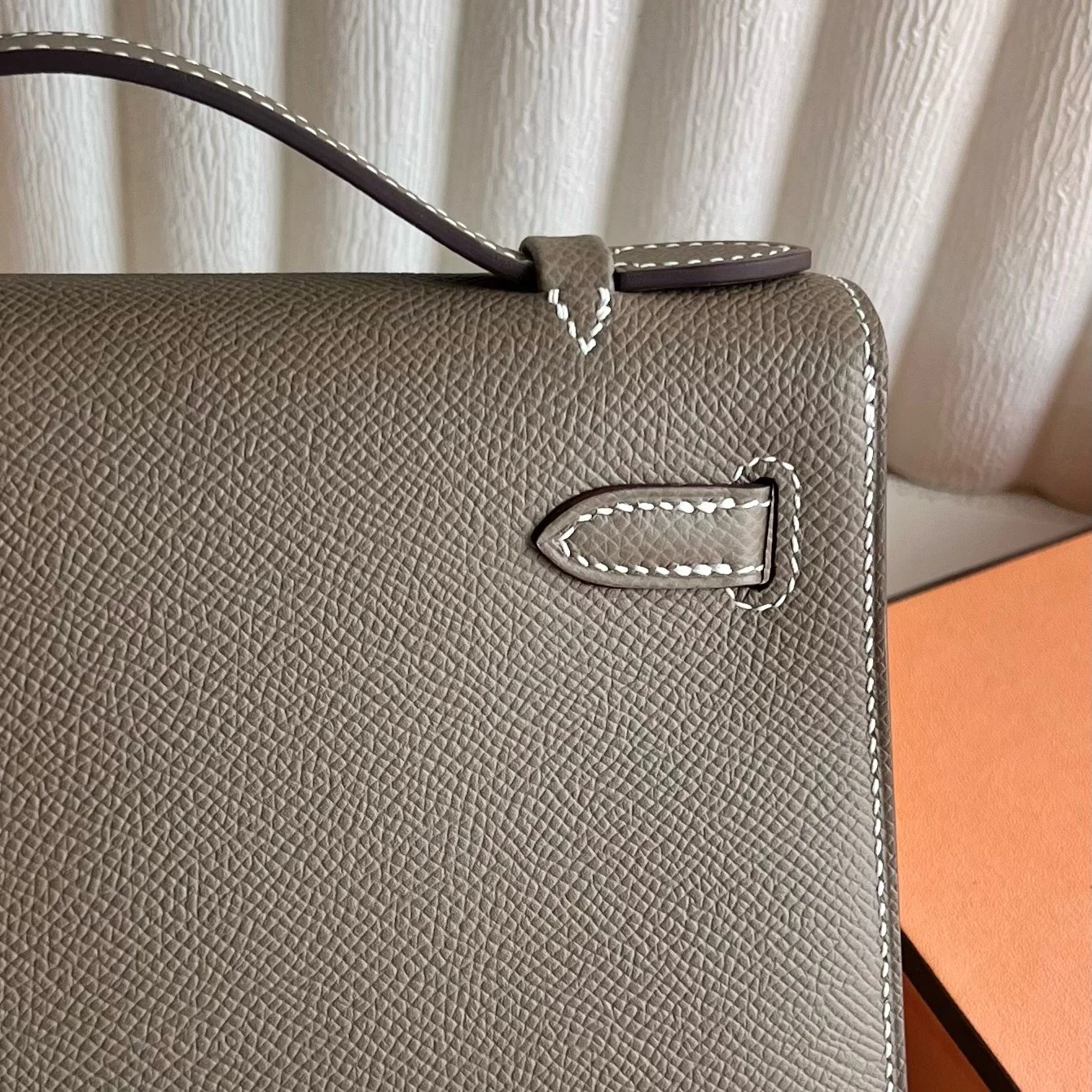 Hermes epsom kelly pochette 22cm ck18 etoupe ghw/phw - Image 7