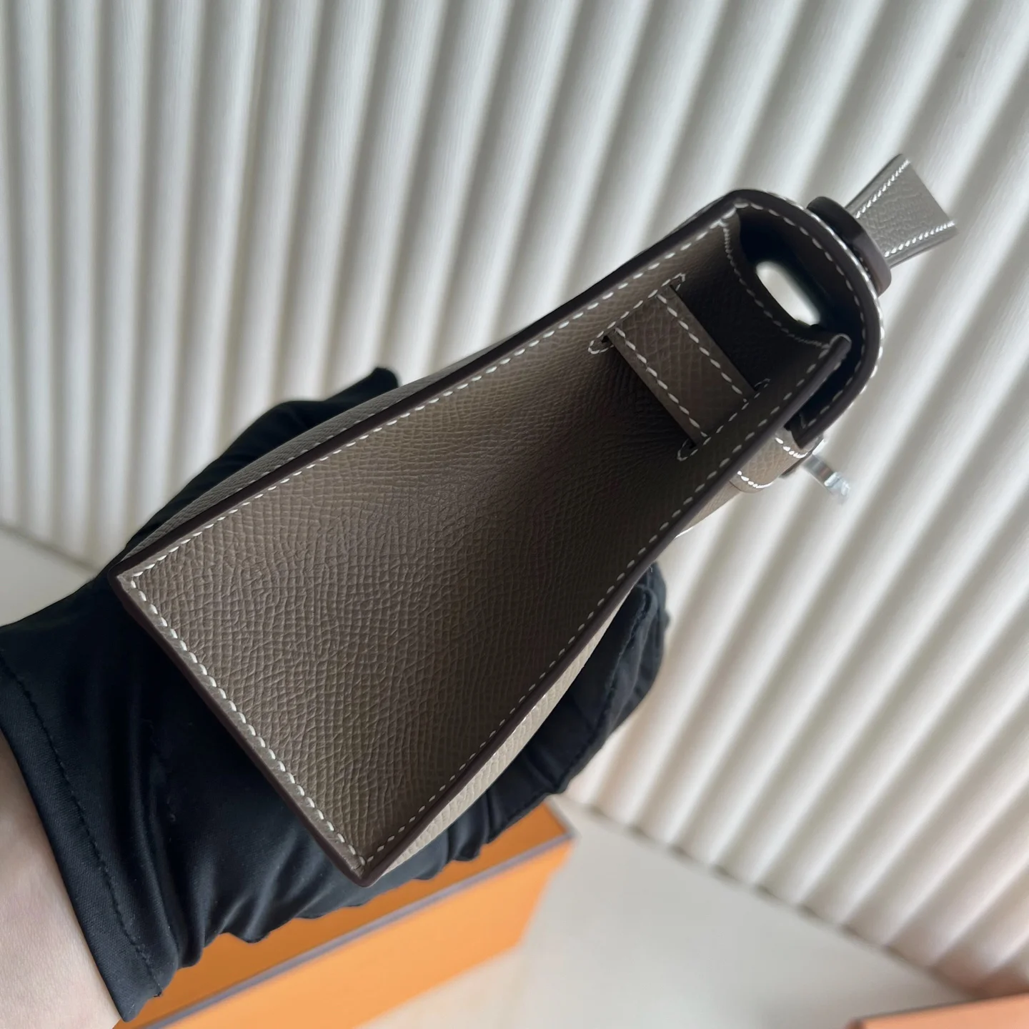 Hermes epsom kelly pochette 22cm ck18 etoupe ghw/phw - Image 4